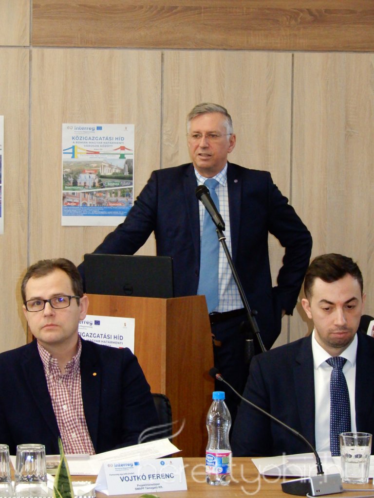 HURO Közigazgatási híd 06